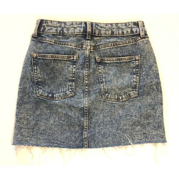 Wild Fable Acid Washed Raw Edge Denim Mini Skirt - Size 4 - Picture 5 of 7